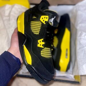 Jordan 4 Thunder DS